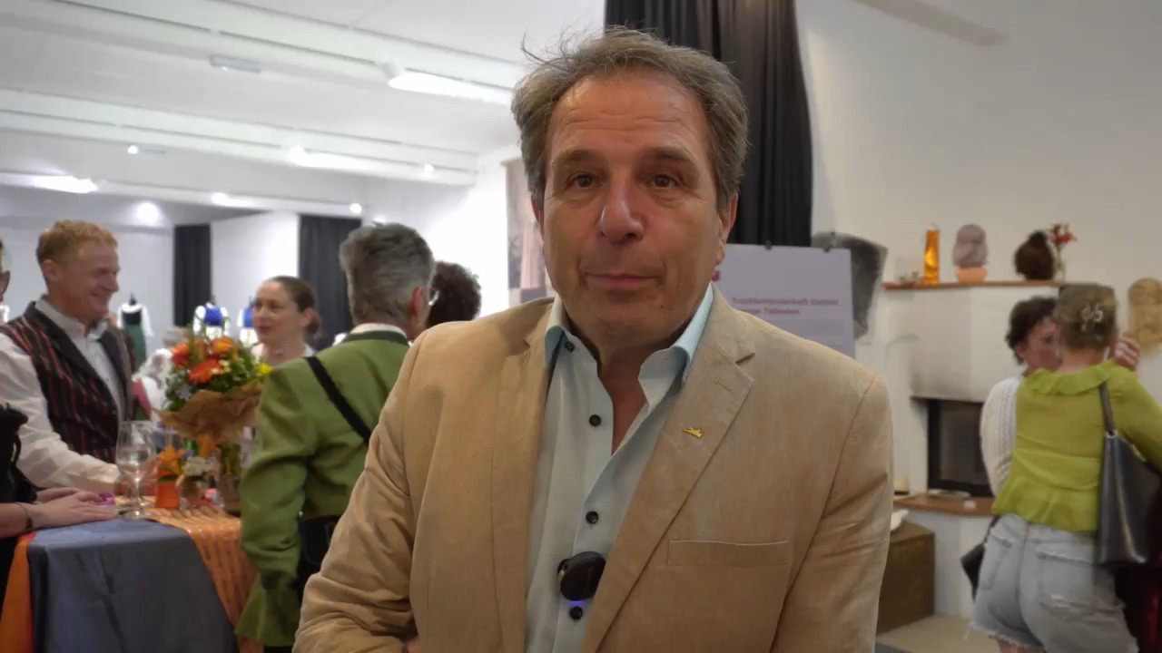 Video Eröffnung Trachtenlandschaft Osttirol 2024 - Interview mit Franz Theurl